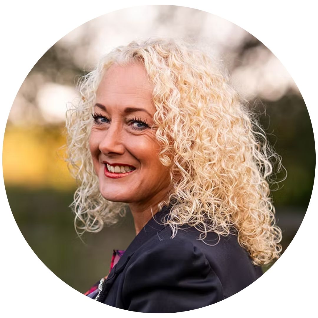 Shelley Youell, Spiritual medium & Artist